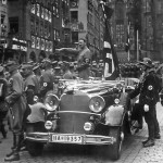 Hitler_Nürnberg_1935-Mercedes